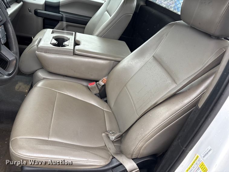 image for item FK1038 2017 Ford F250 Super Duty XL pickup truck