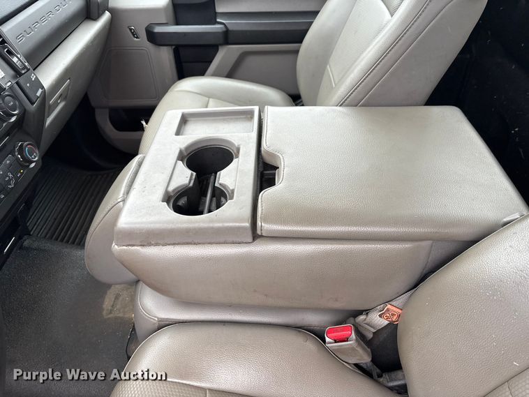 image for item FK1038 2017 Ford F250 Super Duty XL pickup truck