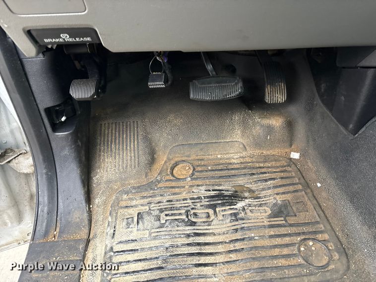 image for item FK1038 2017 Ford F250 Super Duty XL pickup truck