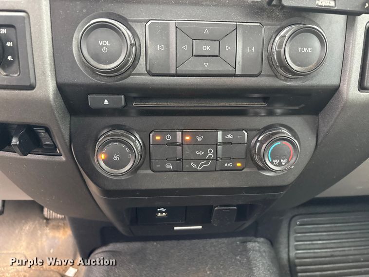 image for item FK1038 2017 Ford F250 Super Duty XL pickup truck