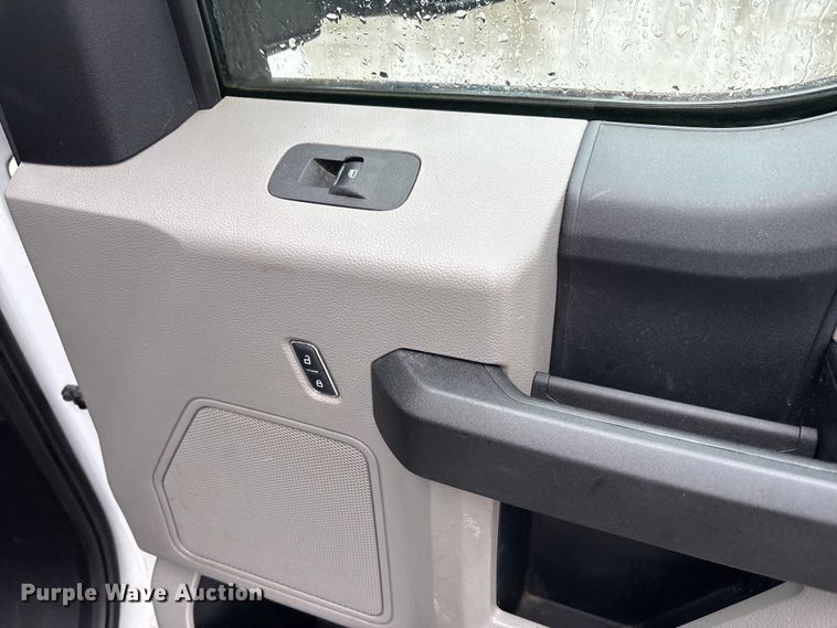 image for item FK1038 2017 Ford F250 Super Duty XL pickup truck