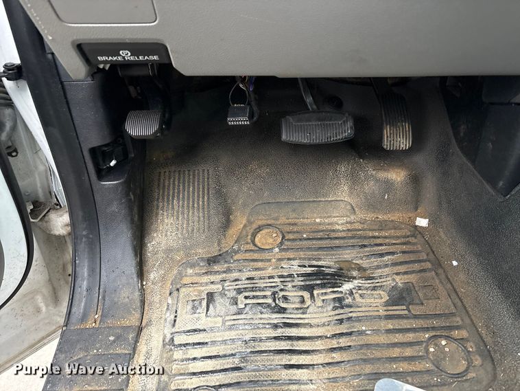 image for item FK1038 2017 Ford F250 Super Duty XL pickup truck