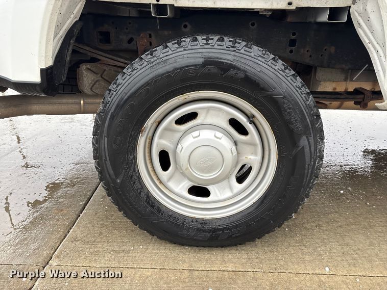 image for item FK1038 2017 Ford F250 Super Duty XL pickup truck