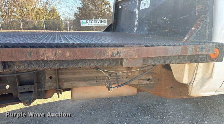 image for item FK2503 2006 Chevrolet Silverado 3500 flatbed pickup truck