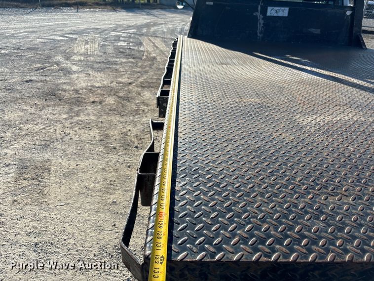 image for item FK2503 2006 Chevrolet Silverado 3500 flatbed pickup truck