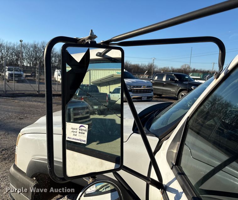 image for item FK2503 2006 Chevrolet Silverado 3500 flatbed pickup truck