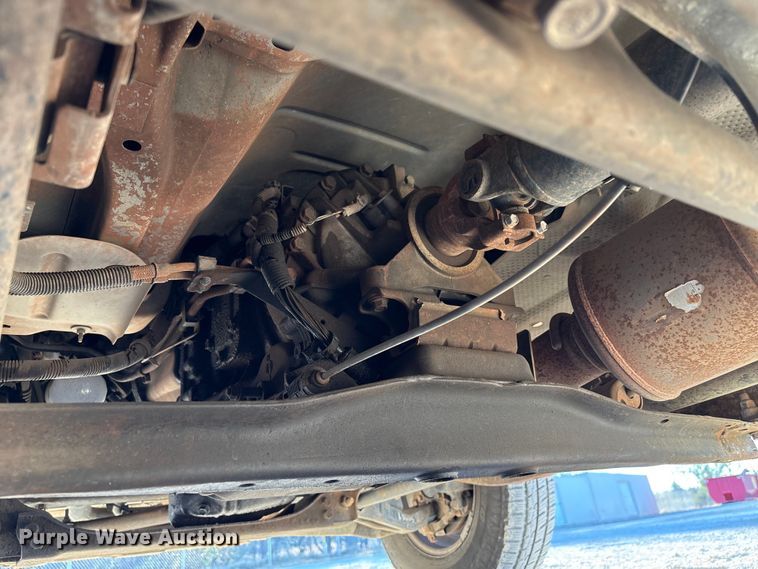 image for item FK2503 2006 Chevrolet Silverado 3500 flatbed pickup truck