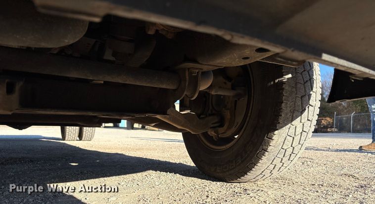 image for item FK2503 2006 Chevrolet Silverado 3500 flatbed pickup truck