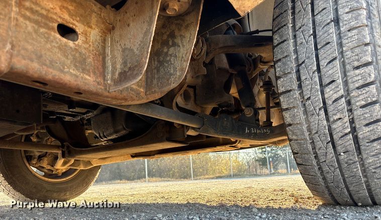 image for item FK2503 2006 Chevrolet Silverado 3500 flatbed pickup truck