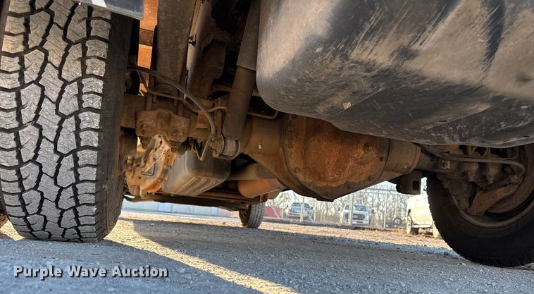 image for item FK2503 2006 Chevrolet Silverado 3500 flatbed pickup truck