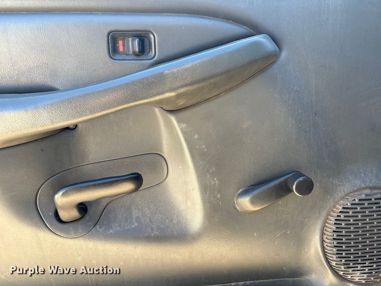 image for item FK2503 2006 Chevrolet Silverado 3500 flatbed pickup truck