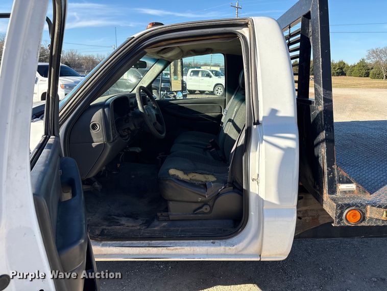 image for item FK2503 2006 Chevrolet Silverado 3500 flatbed pickup truck