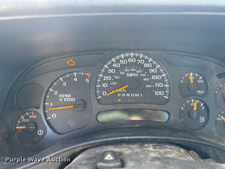 image for item FK2503 2006 Chevrolet Silverado 3500 flatbed pickup truck