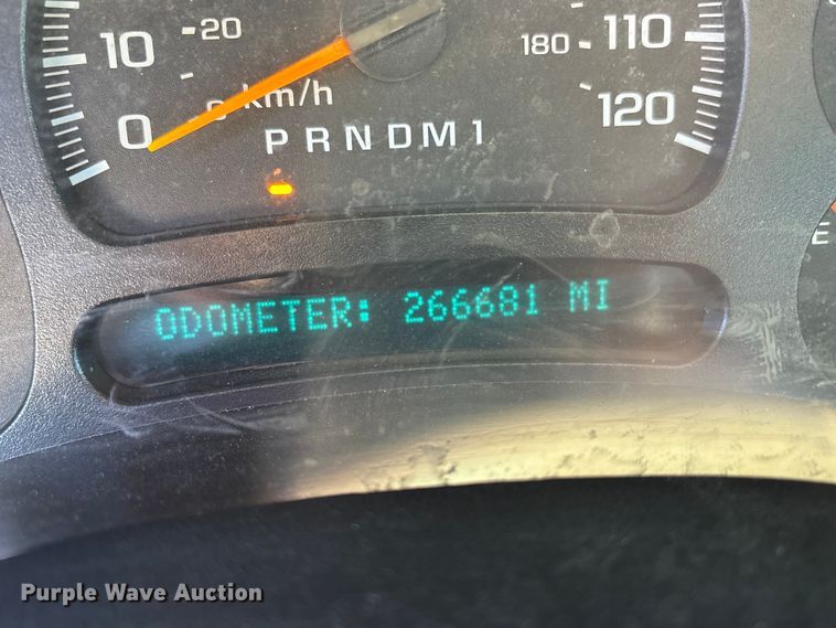 image for item FK2503 2006 Chevrolet Silverado 3500 flatbed pickup truck