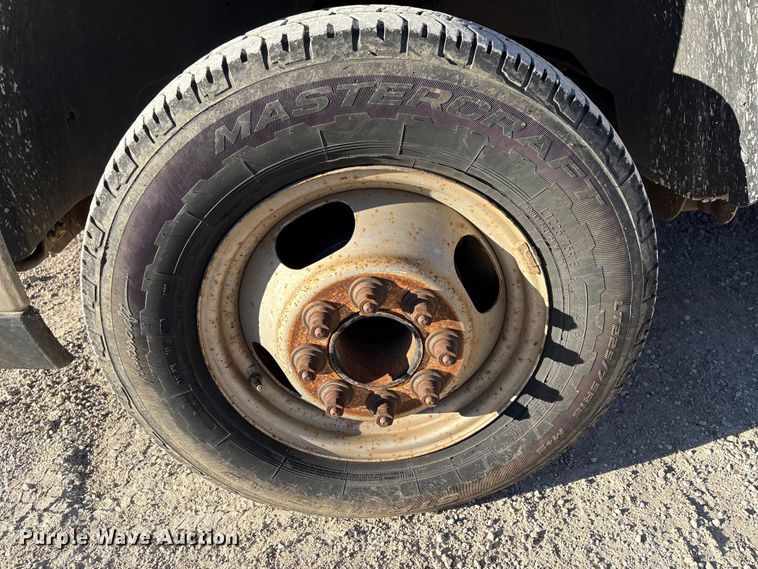 image for item FK2503 2006 Chevrolet Silverado 3500 flatbed pickup truck