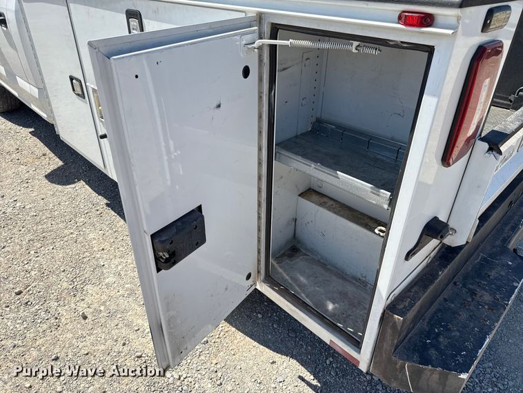 image for item GH9358 2019 Ford F250 Super Duty utility bed pickup truck