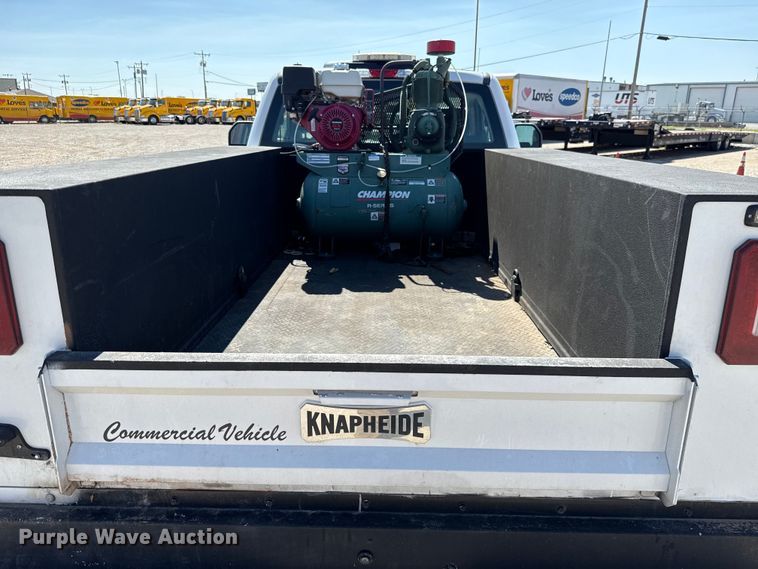 image for item GH9358 2019 Ford F250 Super Duty utility bed pickup truck