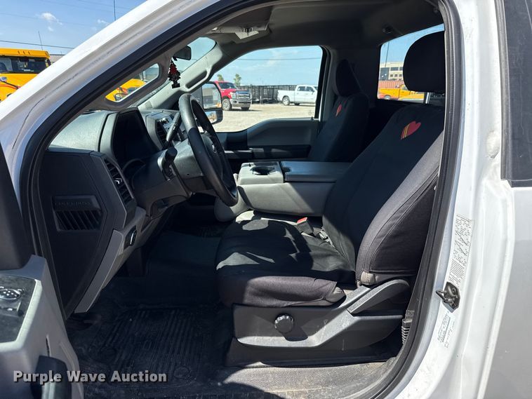 image for item GH9358 2019 Ford F250 Super Duty utility bed pickup truck