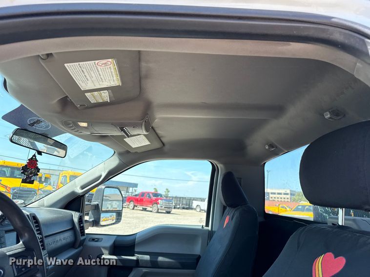 image for item GH9358 2019 Ford F250 Super Duty utility bed pickup truck