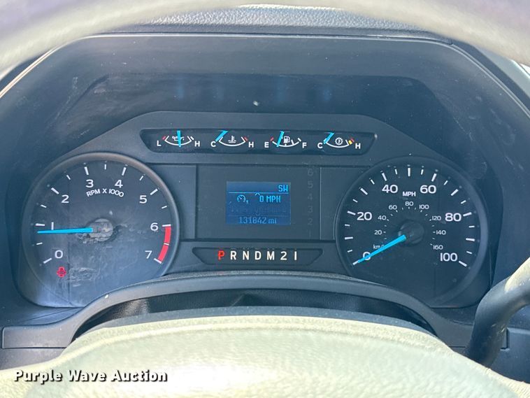 image for item GH9358 2019 Ford F250 Super Duty utility bed pickup truck