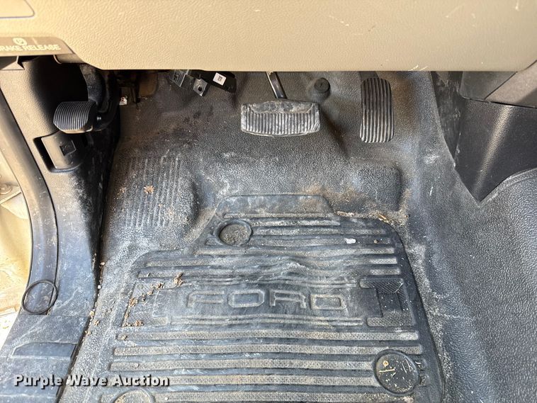 image for item GH9358 2019 Ford F250 Super Duty utility bed pickup truck