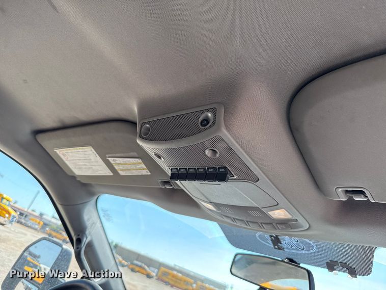 image for item GH9358 2019 Ford F250 Super Duty utility bed pickup truck