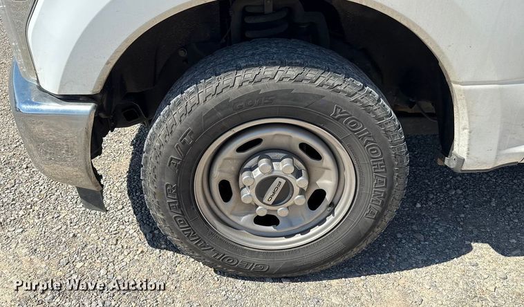 image for item GH9358 2019 Ford F250 Super Duty utility bed pickup truck