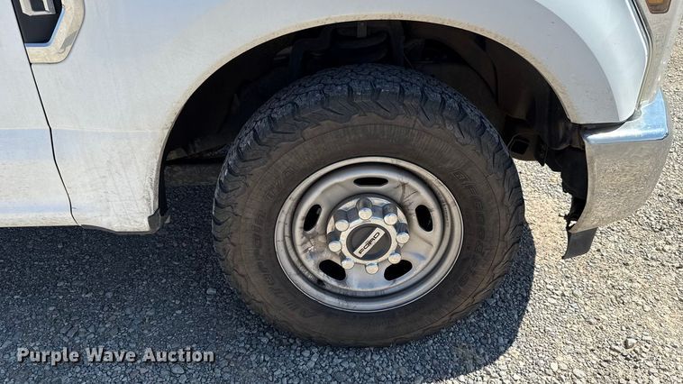 image for item GH9358 2019 Ford F250 Super Duty utility bed pickup truck