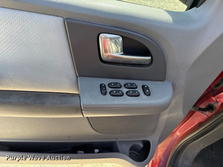 image for item HI9365 2004 Ford Expedition SUV