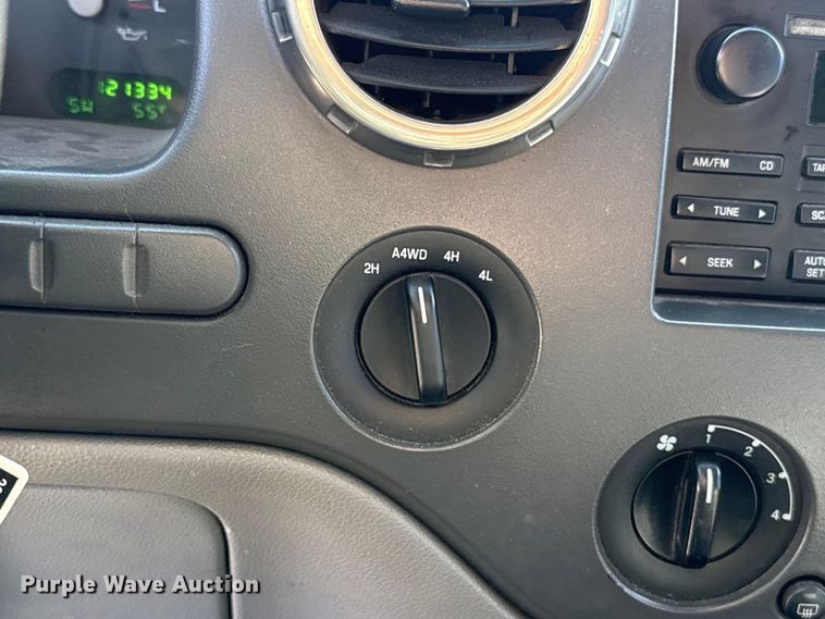 image for item HI9365 2004 Ford Expedition SUV