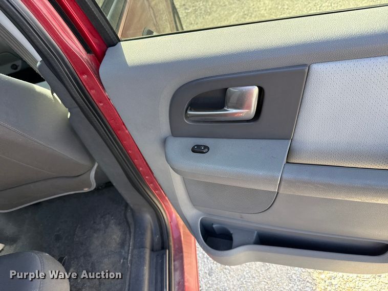 image for item HI9365 2004 Ford Expedition SUV