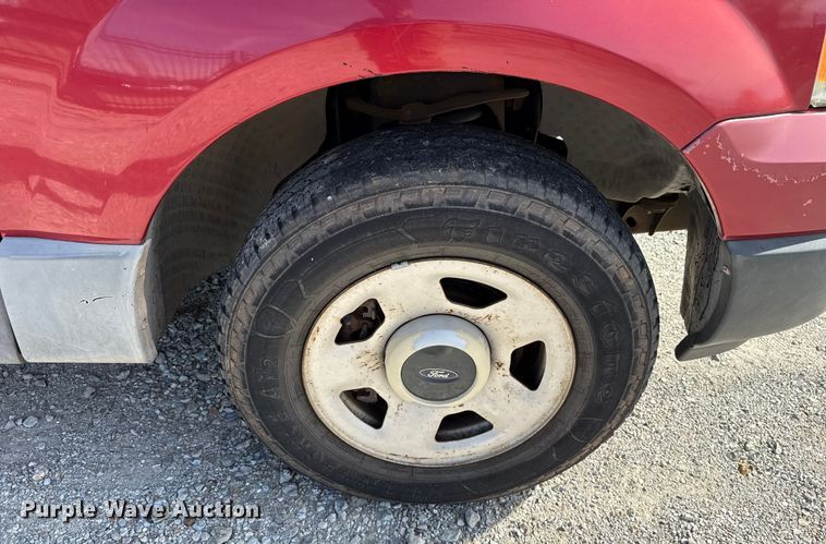 image for item HI9365 2004 Ford Expedition SUV