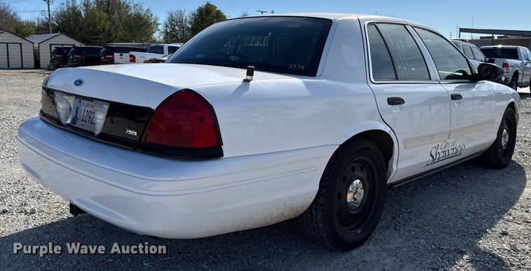 image for item HI9366 2011 Ford Crown Victoria Police Interceptor 