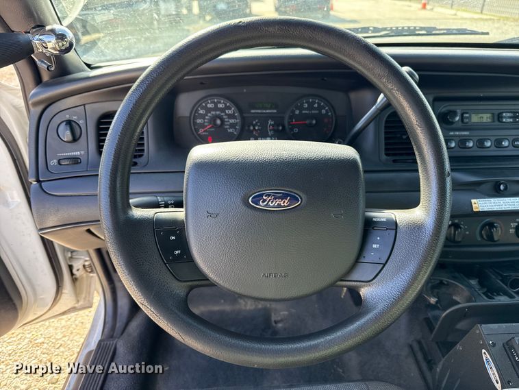 image for item HI9366 2011 Ford Crown Victoria Police Interceptor 