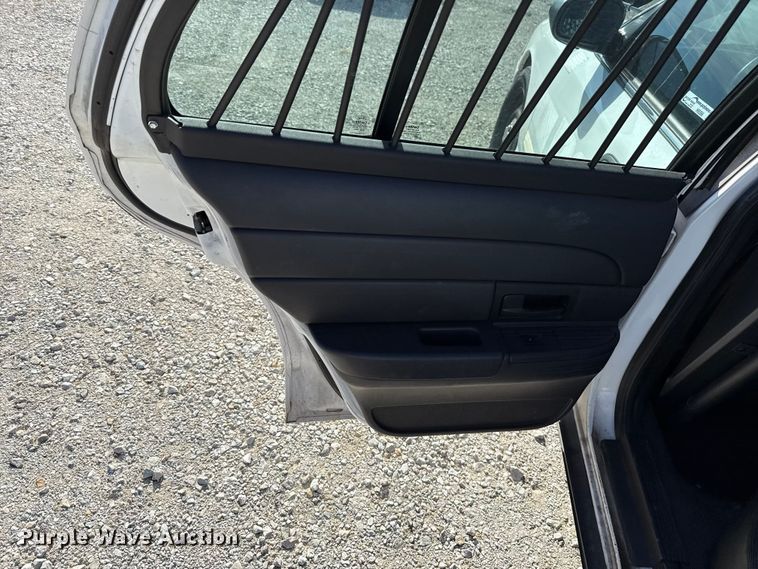 image for item HI9366 2011 Ford Crown Victoria Police Interceptor 