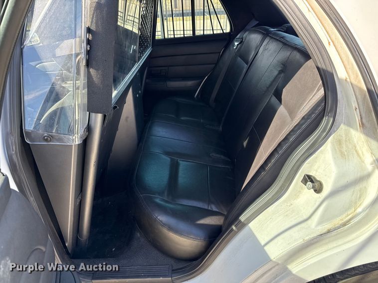 image for item HI9366 2011 Ford Crown Victoria Police Interceptor 