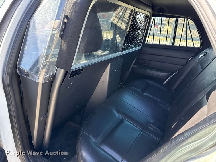 image for item HI9366 2011 Ford Crown Victoria Police Interceptor 