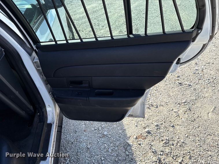 image for item HI9366 2011 Ford Crown Victoria Police Interceptor 