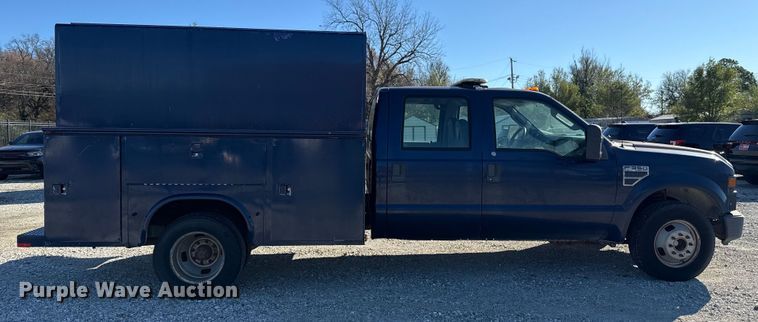 image for item HI9374 2008 Ford F350 Super Duty Crew Cab utility bed pickup truck