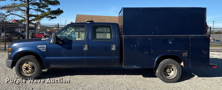 image for item HI9374 2008 Ford F350 Super Duty Crew Cab utility bed pickup truck