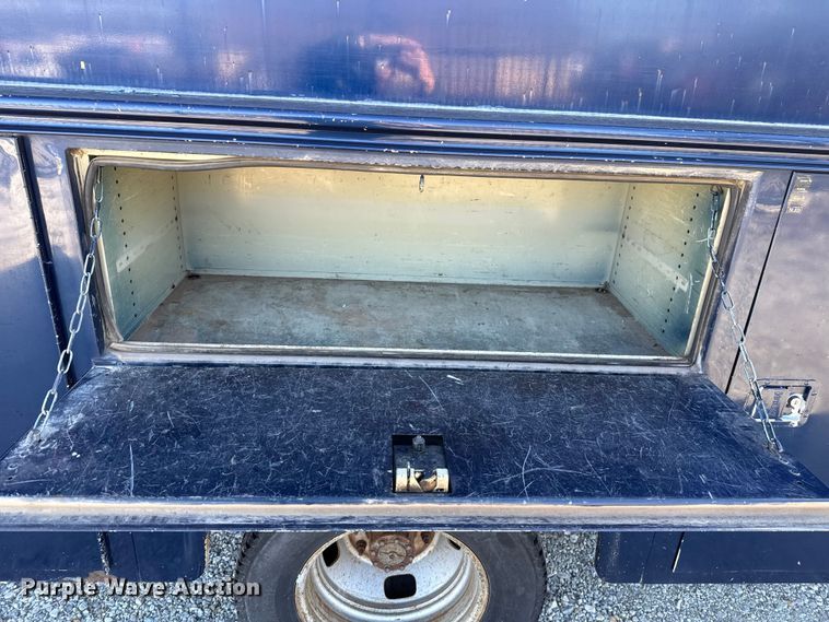 image for item HI9374 2008 Ford F350 Super Duty Crew Cab utility bed pickup truck