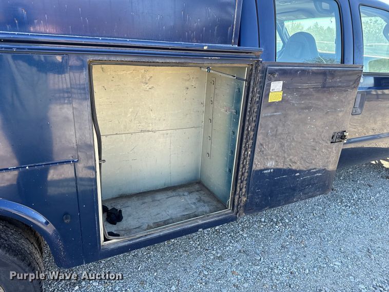 image for item HI9374 2008 Ford F350 Super Duty Crew Cab utility bed pickup truck