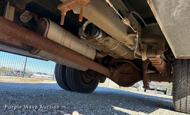 image for item HI9374 2008 Ford F350 Super Duty Crew Cab utility bed pickup truck