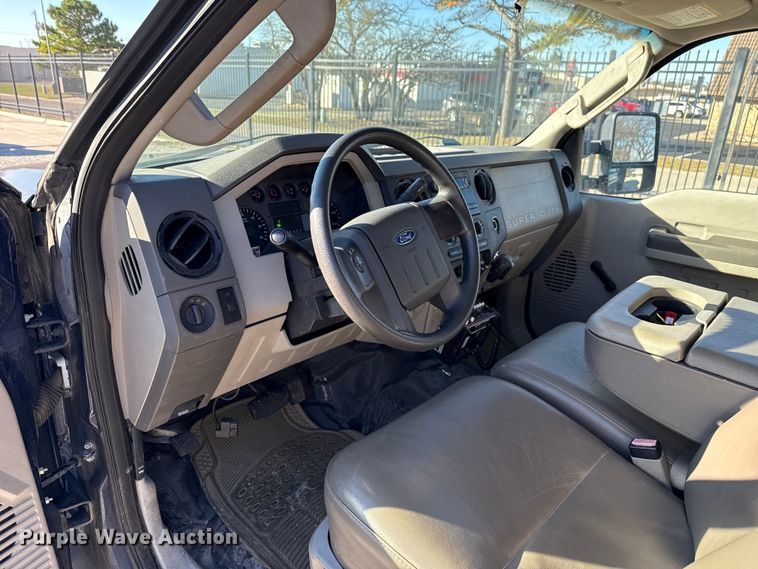 image for item HI9374 2008 Ford F350 Super Duty Crew Cab utility bed pickup truck