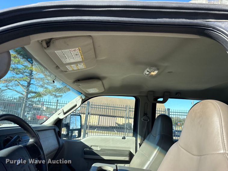 image for item HI9374 2008 Ford F350 Super Duty Crew Cab utility bed pickup truck