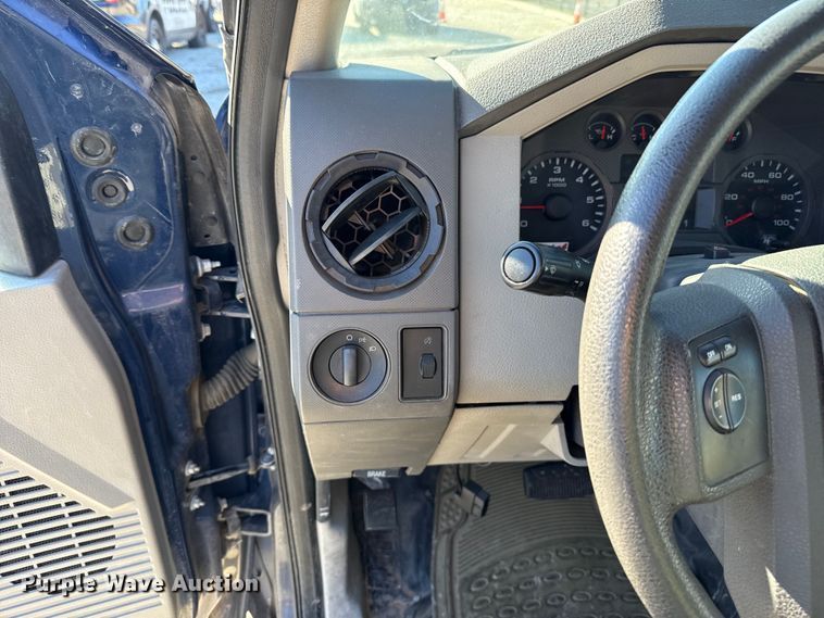 image for item HI9374 2008 Ford F350 Super Duty Crew Cab utility bed pickup truck