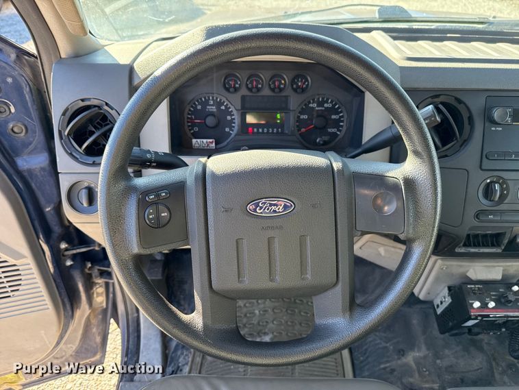 image for item HI9374 2008 Ford F350 Super Duty Crew Cab utility bed pickup truck