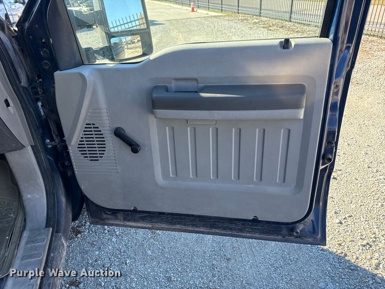 image for item HI9374 2008 Ford F350 Super Duty Crew Cab utility bed pickup truck