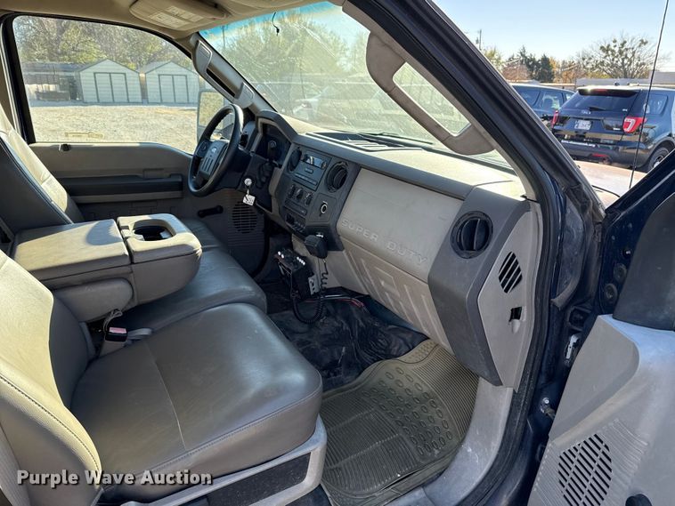 image for item HI9374 2008 Ford F350 Super Duty Crew Cab utility bed pickup truck