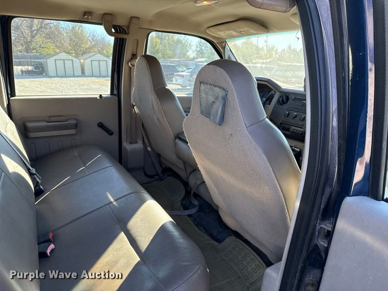 image for item HI9374 2008 Ford F350 Super Duty Crew Cab utility bed pickup truck